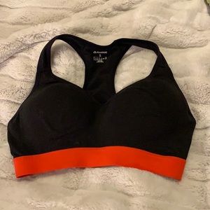 161-EUC Reebok push up sports bra black and red size small